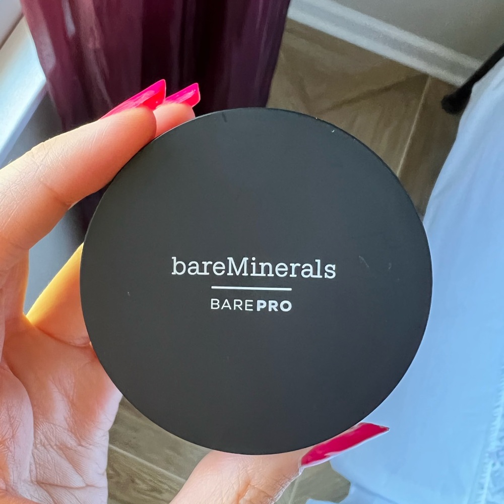 Bare Minerals powder foundation